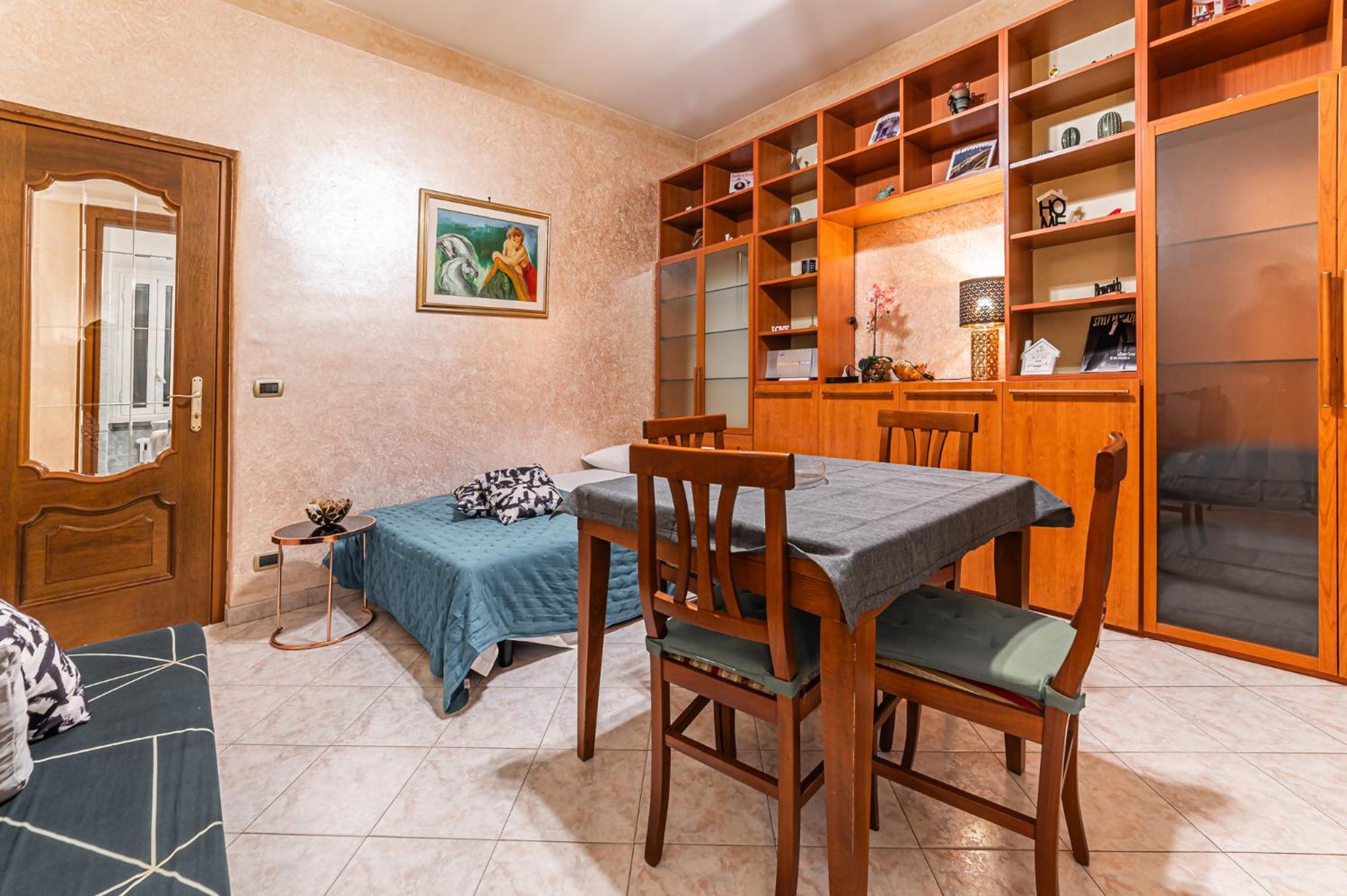 Chiara - Tiburtina Train Station Apartment *