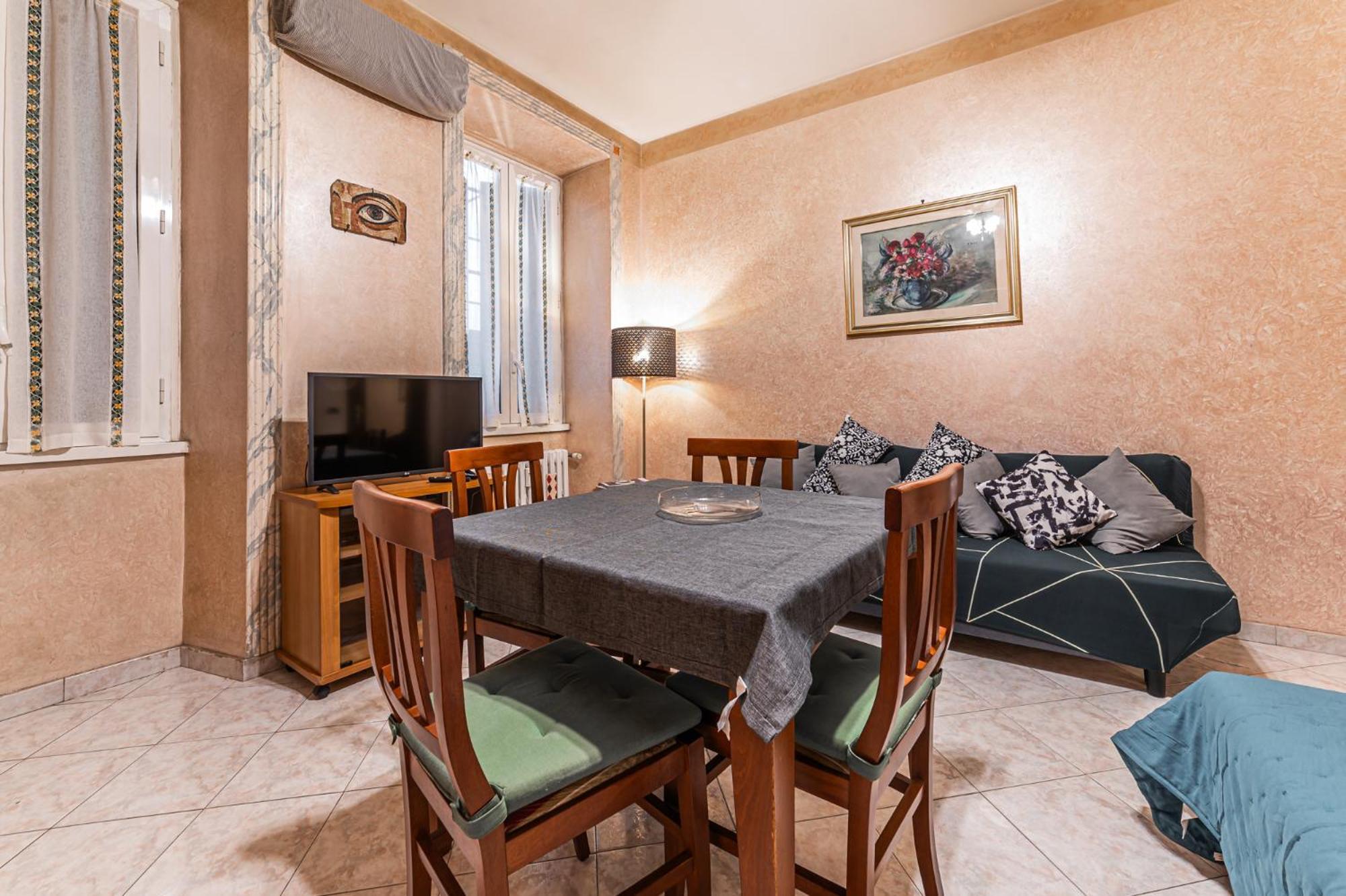 Chiara - Tiburtina Train Station Apartment