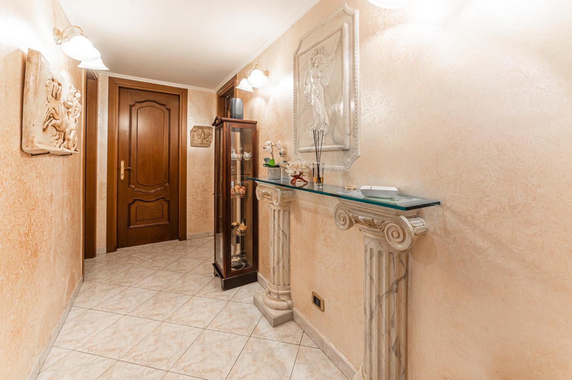 Chiara - Tiburtina Train Station Apartment Rom